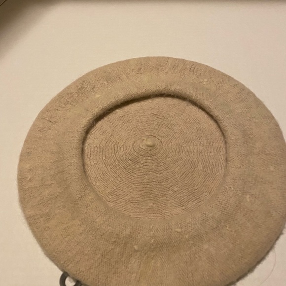 Wool Beret - Picture 11 of 12